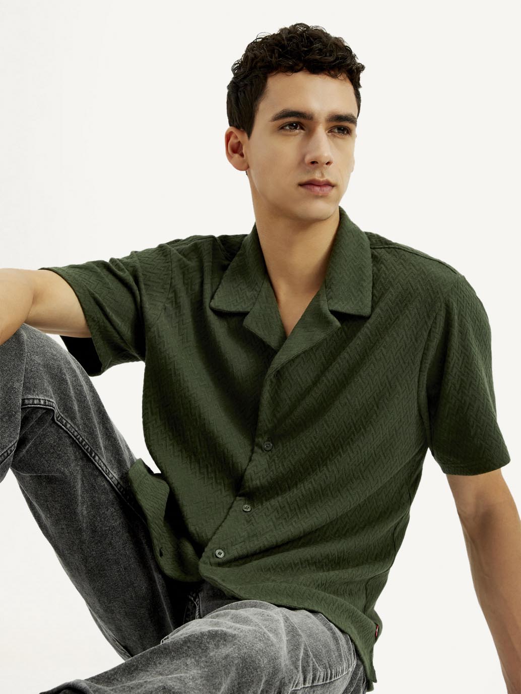 Men's Textured Relaxed Fit Resort Collar Shirt