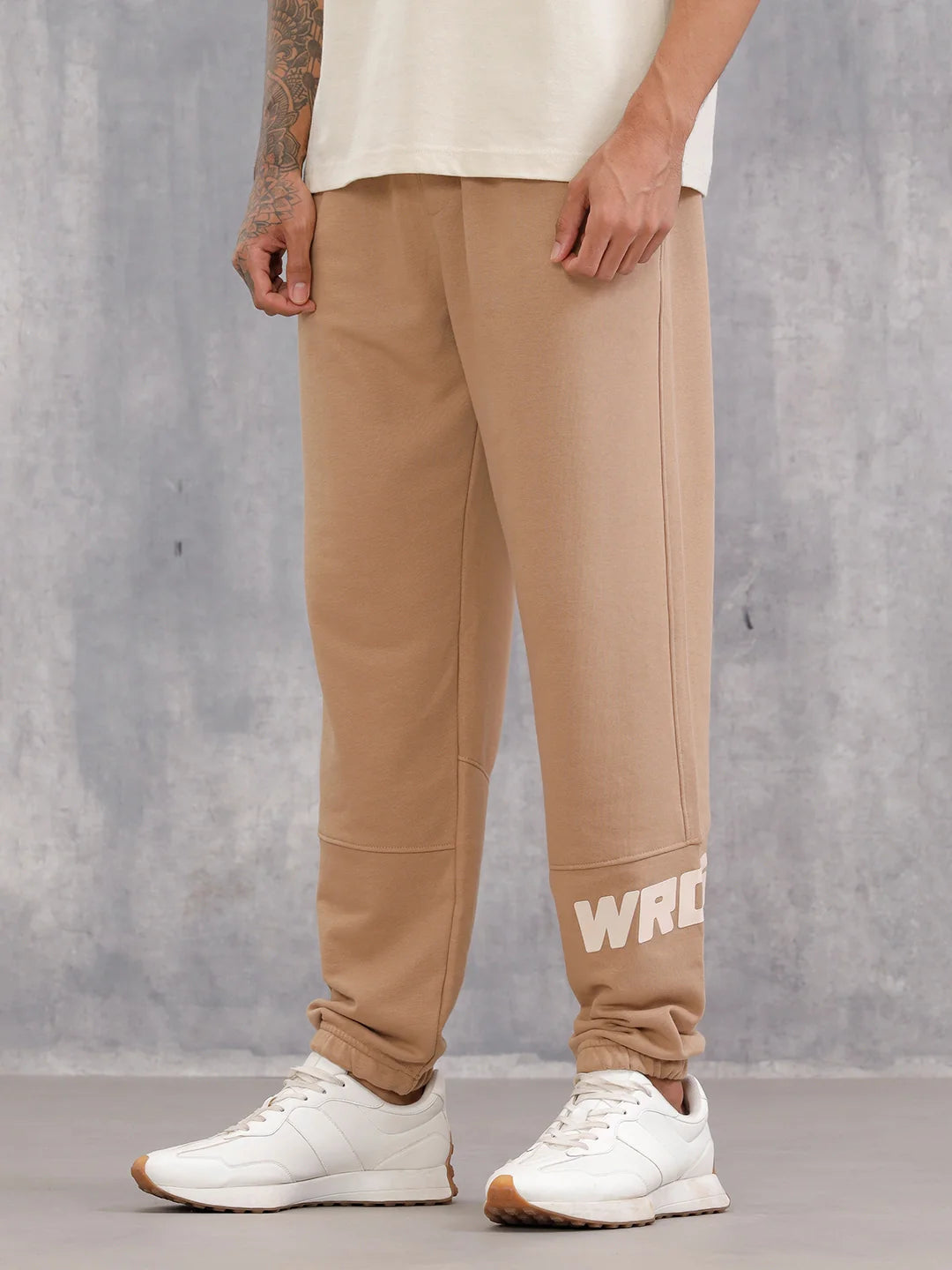 Cut&Sew Comfort Fit Jogger With Hd Print | Brown