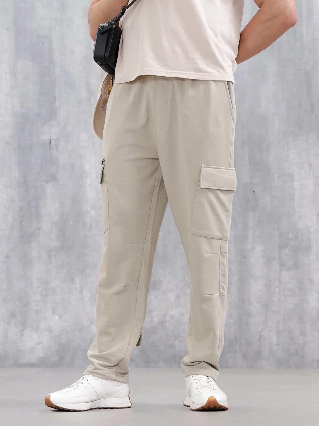 Men’s Relaxed Fit Knit Jogger With Utility Pockets | Grey