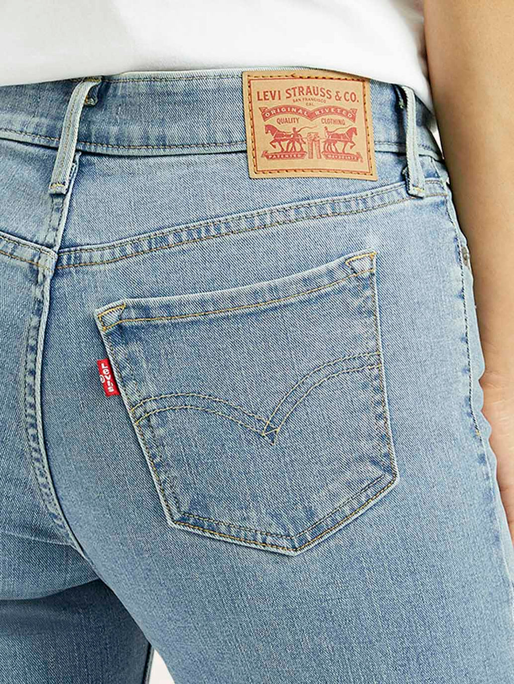 Women's 711 Light Blue Skinny Fit Mid Rise Jeans