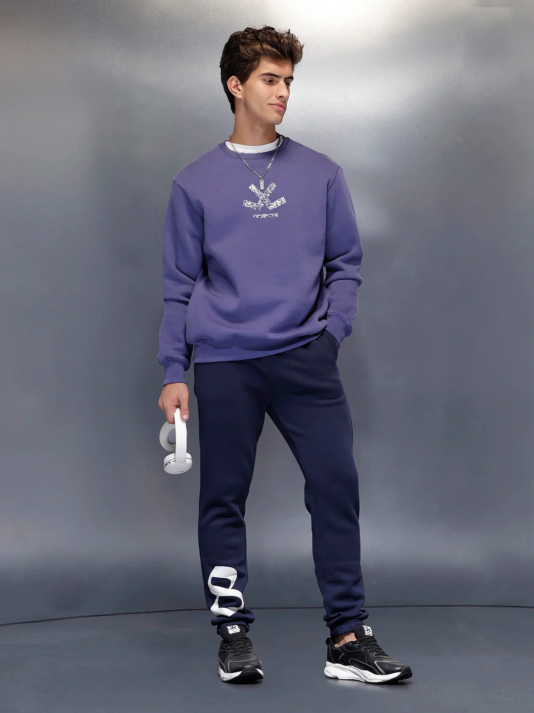 Men's casual slim fit jogger with placement graphic print | Navy Blue