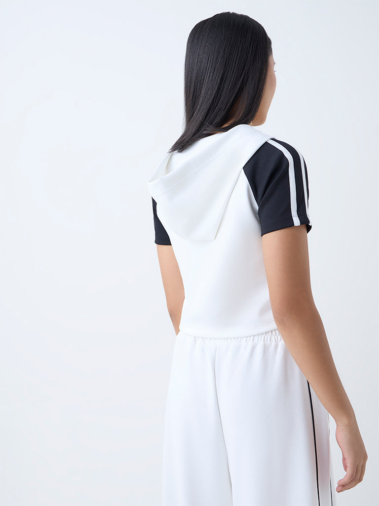Studiofit White Colour-Blocked Cropped Jacket
