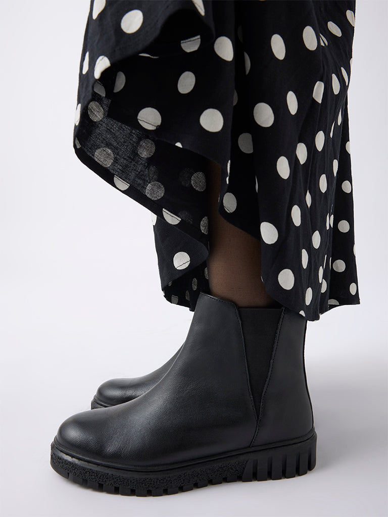 LUNA BLU Black Chelsea Leather Boots