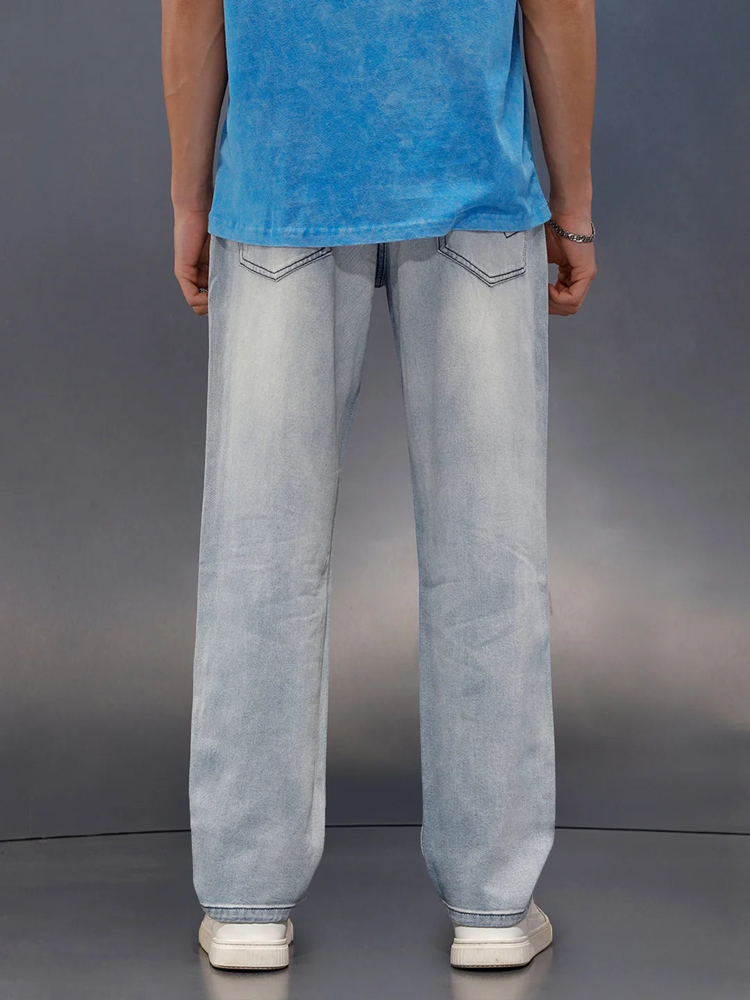 Relaxed Anti-Fit Jeans | Light Blue