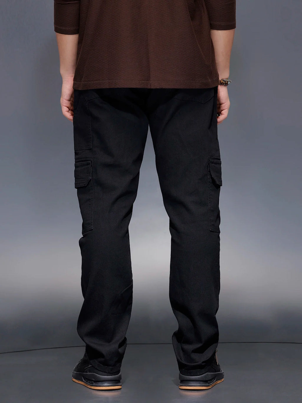 Men’s solid black cargo trouser | Black