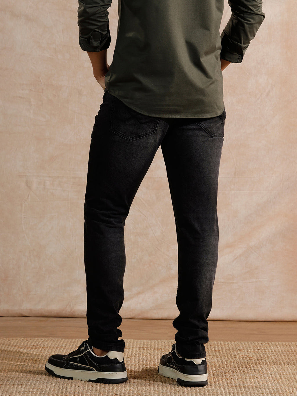 Solid Heavy Fade Slim Tapered Fit Jeans | Black