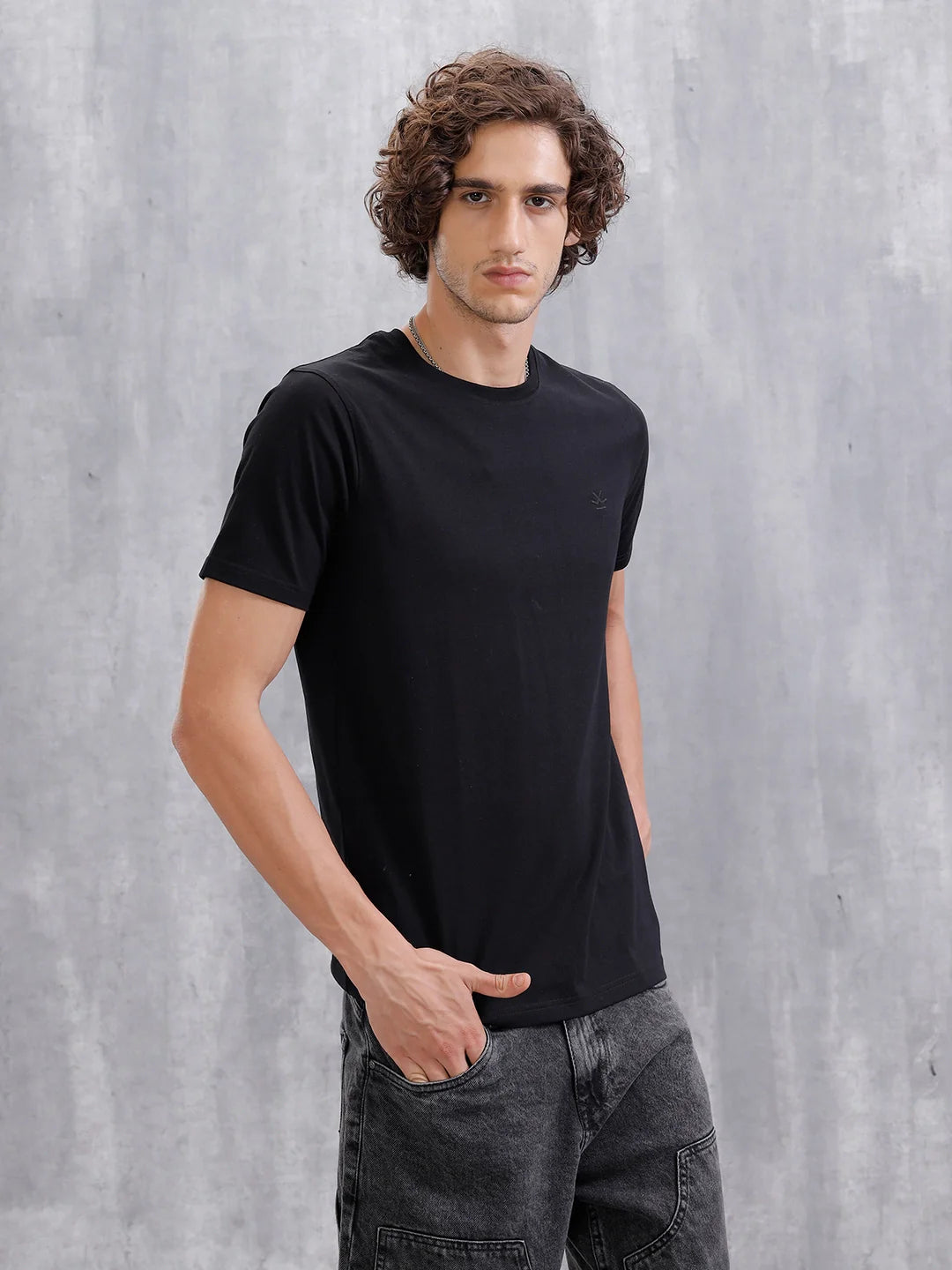 Solid Slim Fit T-Shirt | Black