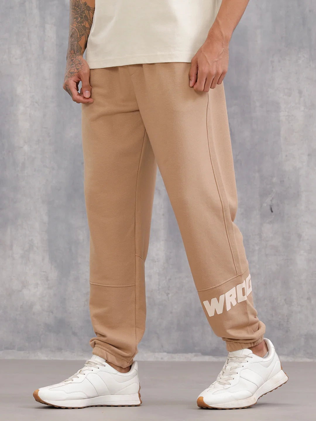 Cut&Sew Comfort Fit Jogger With Hd Print | Brown