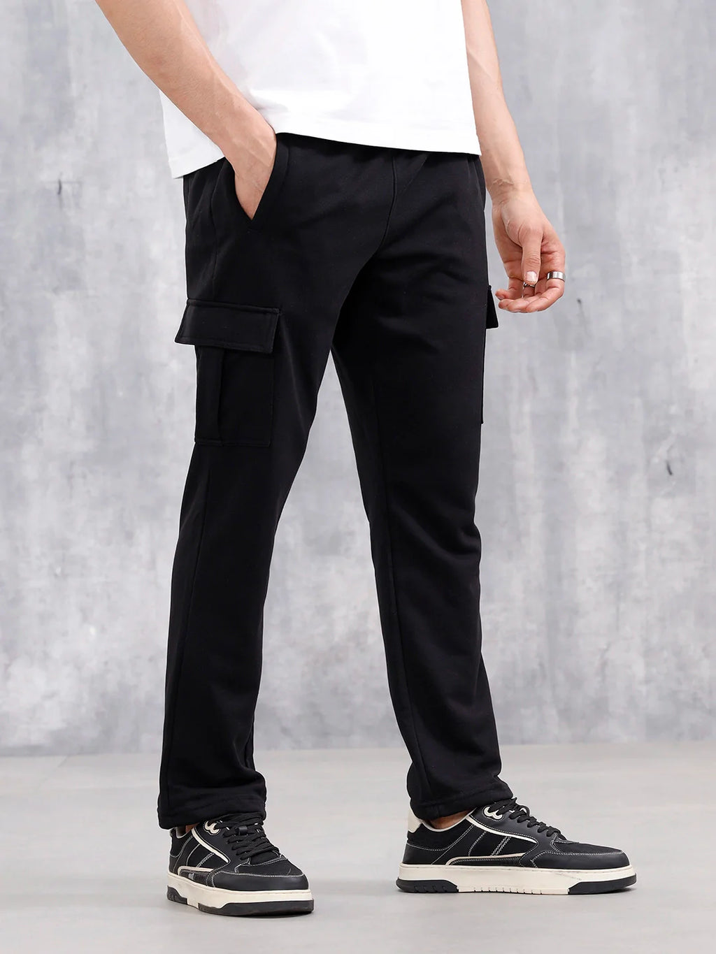 Men’s Straight Fit Knit Jogger With Pockets |Black