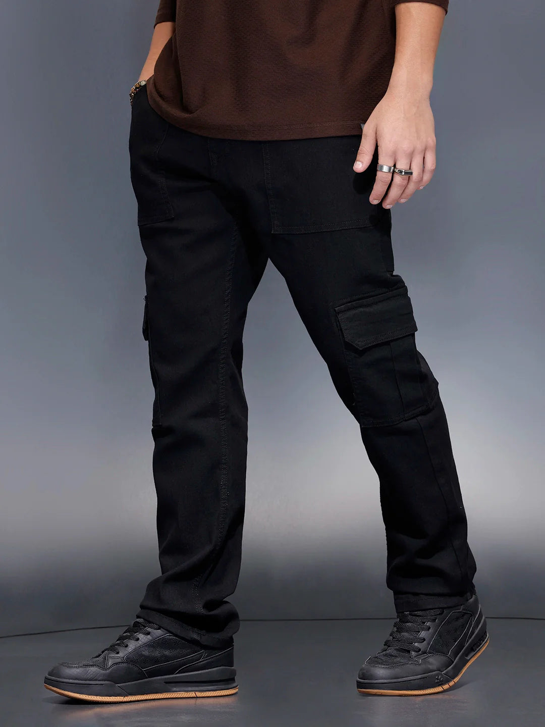 Men’s solid black cargo trouser | Black