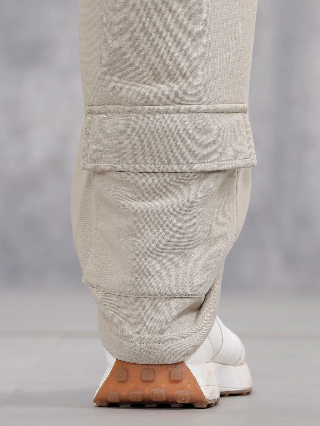 Men’s Relaxed Fit Knit Jogger With Utility Pockets | Grey