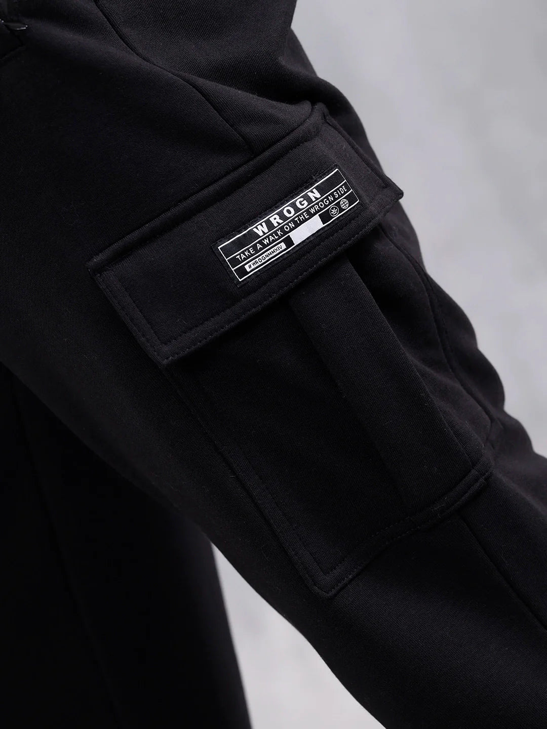 Men’s Straight Fit Knit Jogger With Pockets |Black