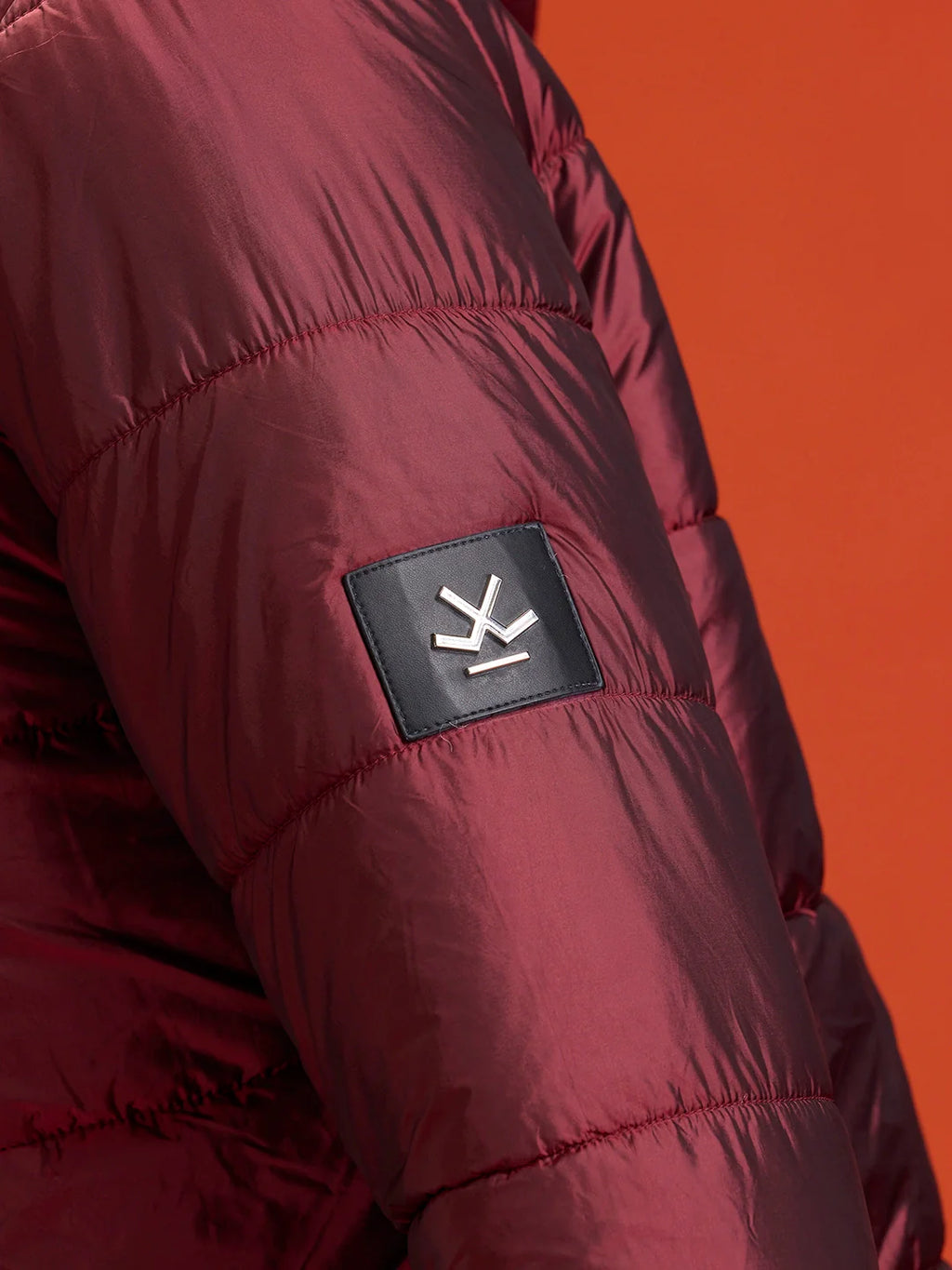 Metallic puffer jacket with hood | Wine