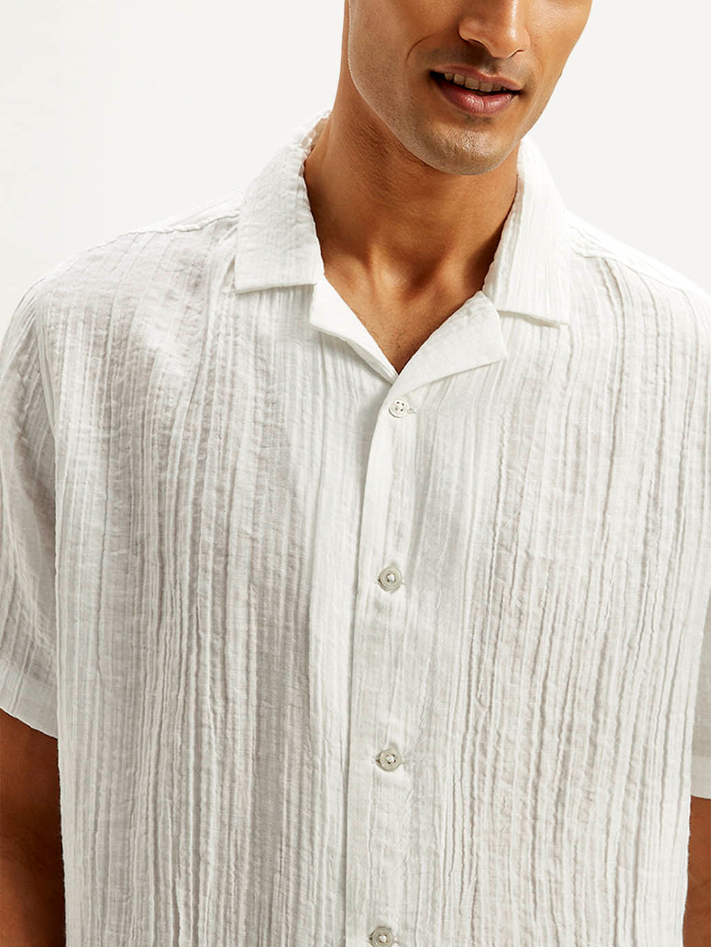 Men's Textured Resort Collar Relaxed Fit Shirt