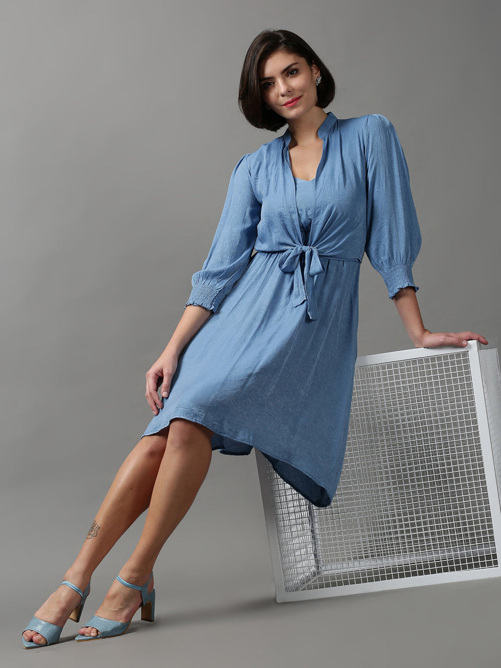 Women's Blue Solid Knee Length Cotton Dress With Shrug