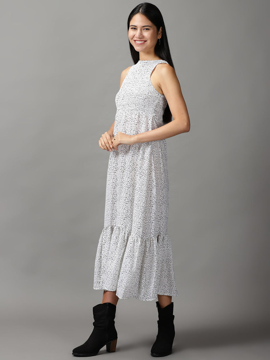 Women's White Sleeveless Round Neck Fit & Flare Dress