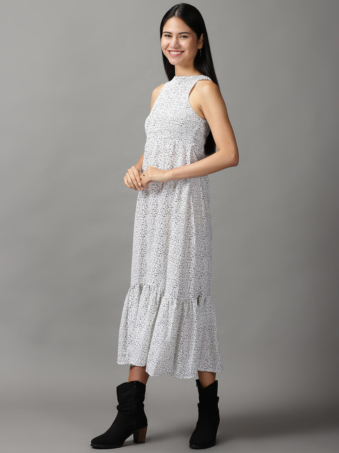 Women's White Sleeveless Round Neck Fit & Flare Dress