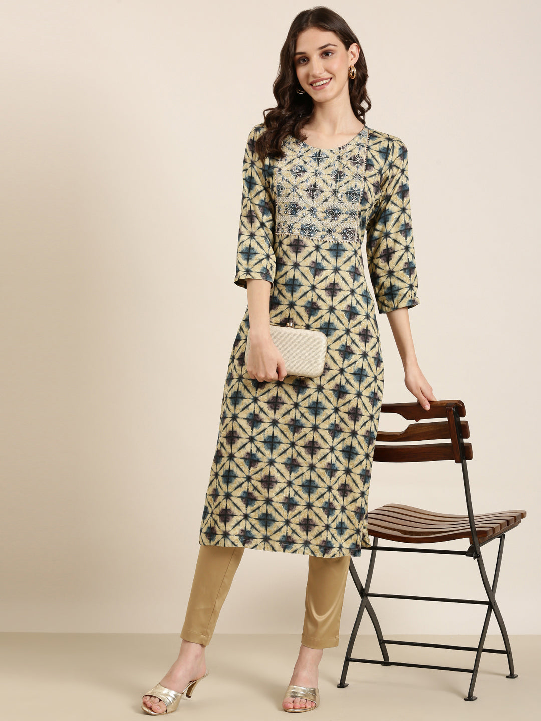Women's Beige Tie & Dyed Thread Work Straight Kurta