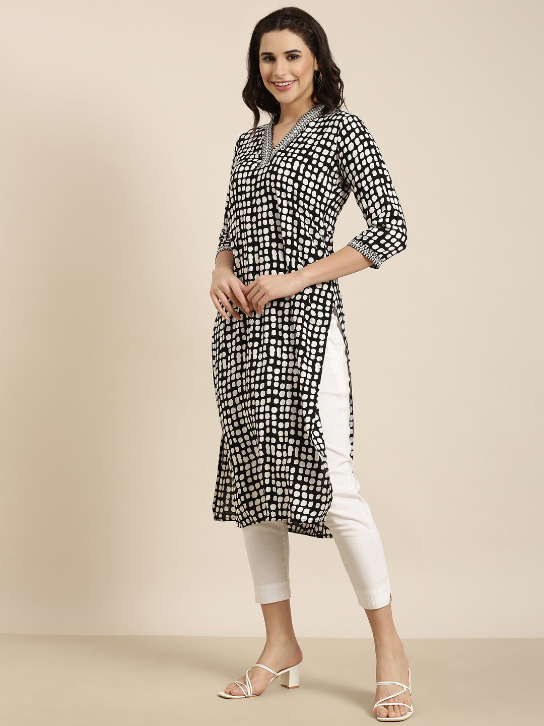 Women's Straight Black Geometric Kurta