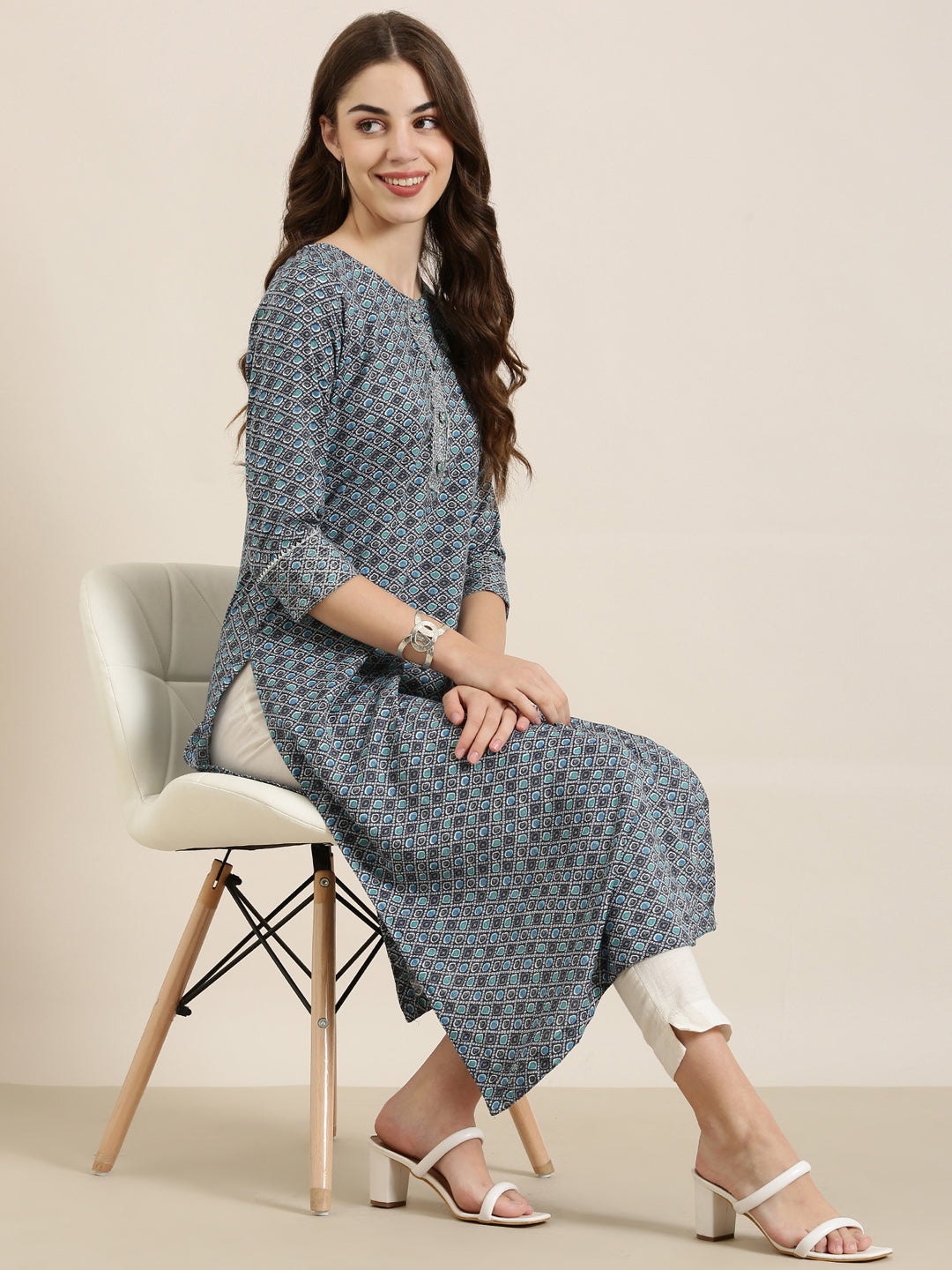 Women's Navy Blue Ethnic Motifs Printed Gotta Patti Straight Kurta