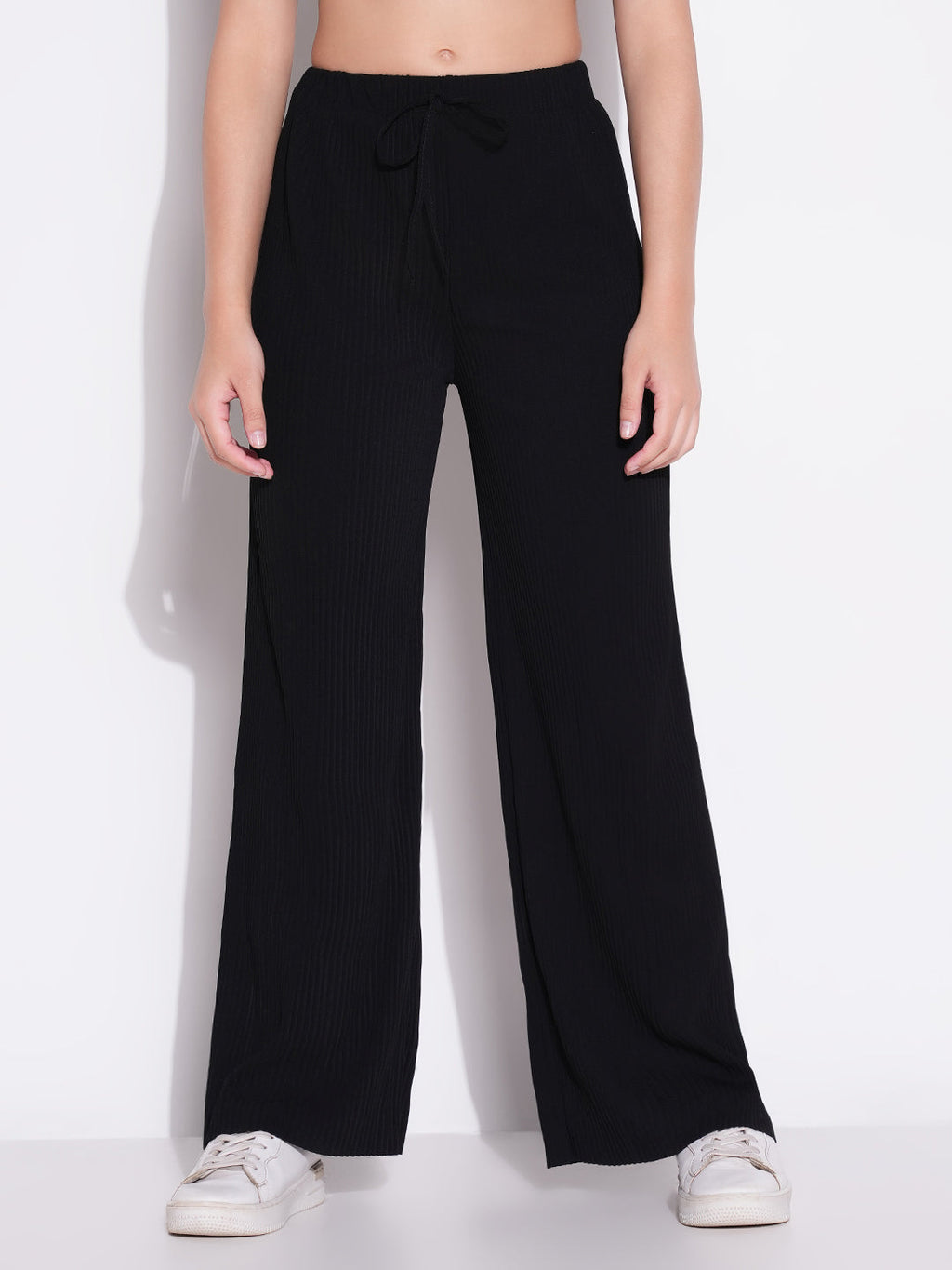 Women's Black Solid Comfort Parallel Trousers
