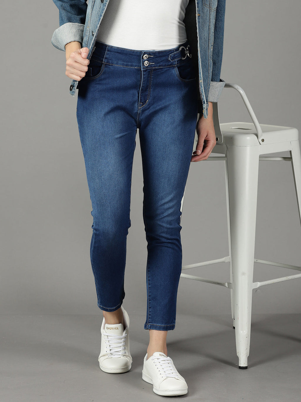 Women's Navy Blue Slim Fit Mid-Rise Light Fade Stretchable Jeans