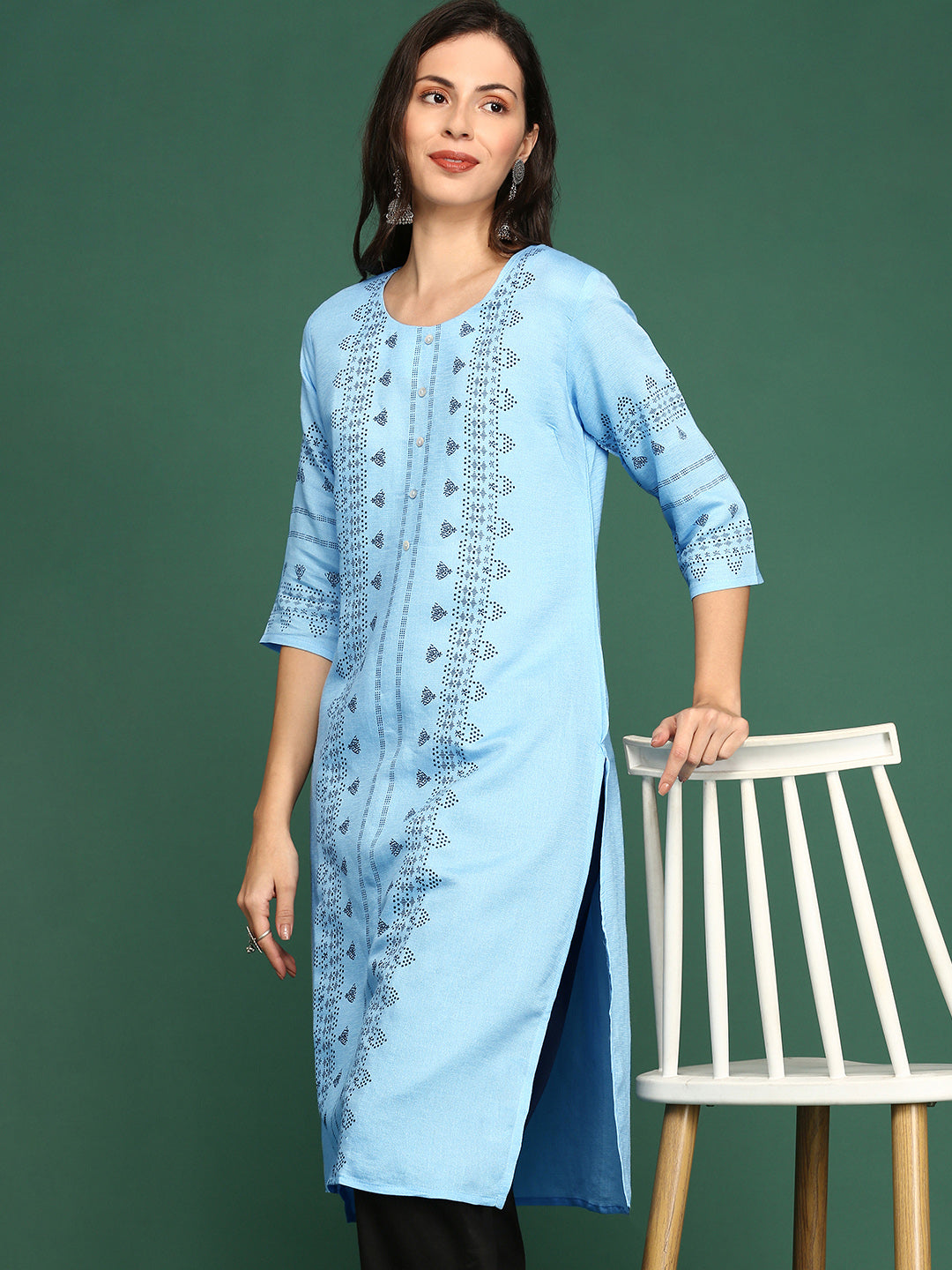 Women's Blue Ethnic Motifs Printed Cotton Straight Kurta