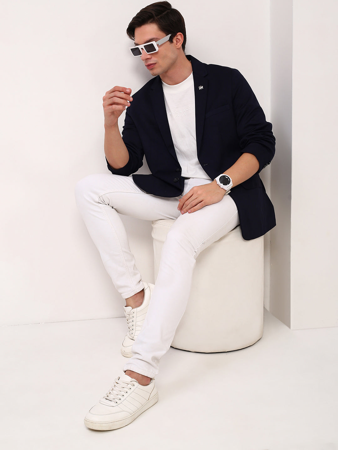 Men's Navy Blue Solid Single Breasted Blazer