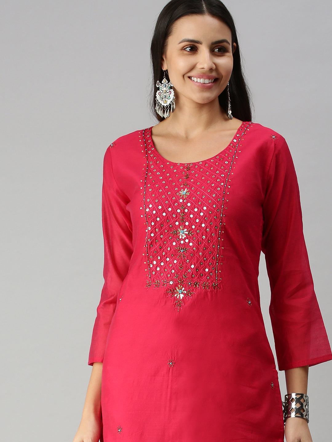 Women's Embroidered Pink Straight Kurta
