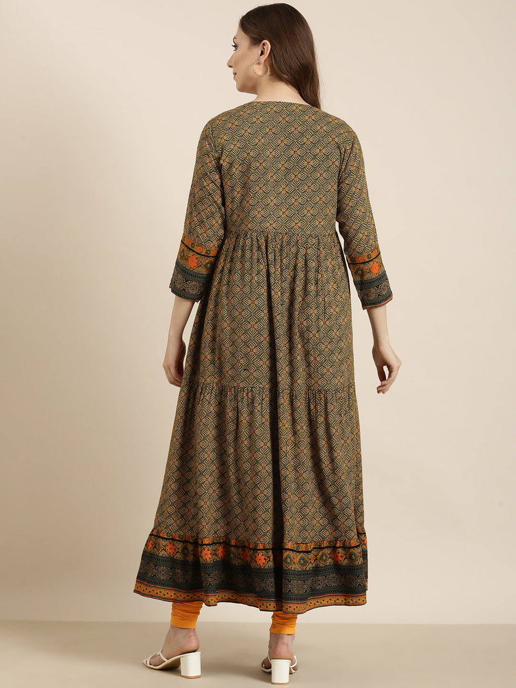 Women's Anarkali Black Solid Kurta Comes With Overcoat