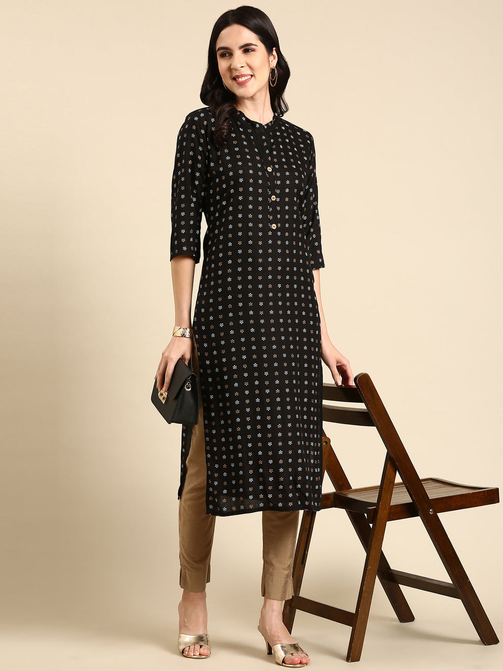 Women's Black Mandarin Collar Ethnic Motifs Printed Straight Kurta