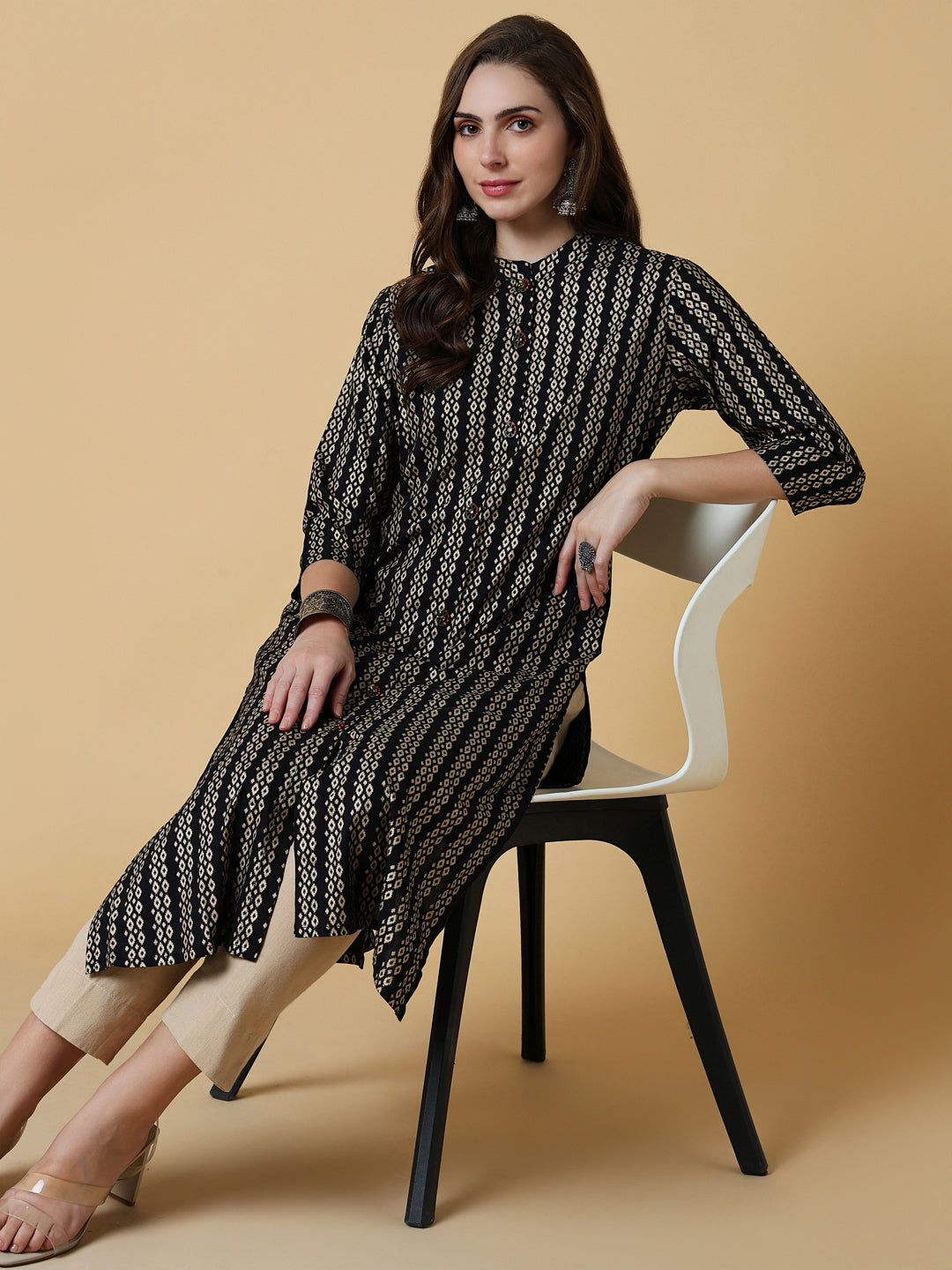 Women's Black Graphic Straight Kurta