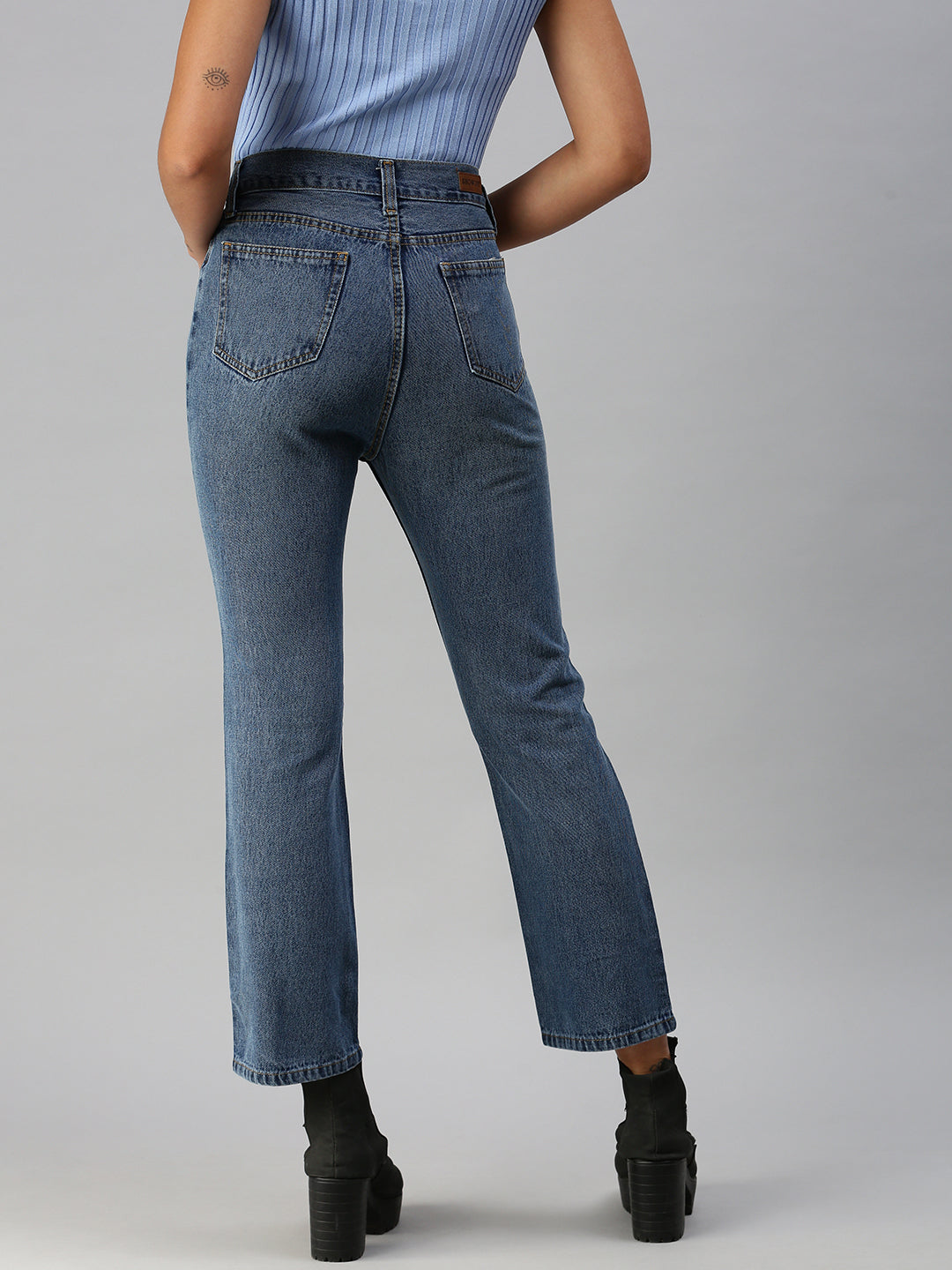 Women's Blue Straight Fit High-Rise Mildly Distressed Light Fade Jeans