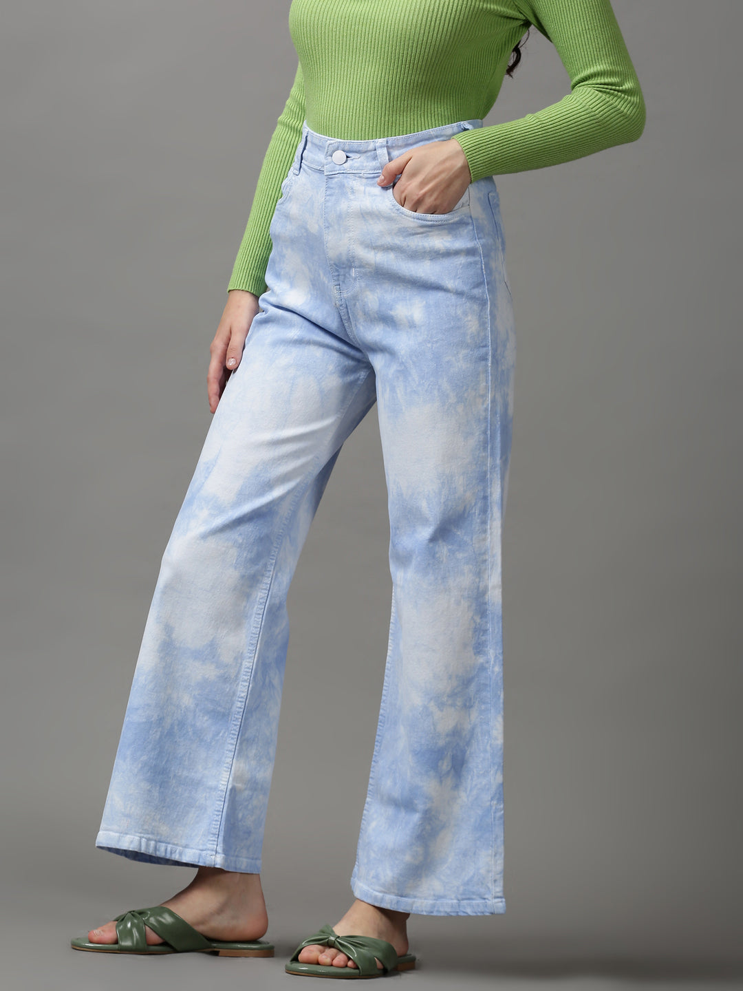 Women's Blue Straight Fit Heavy Fade Stretchable Denim Jeans