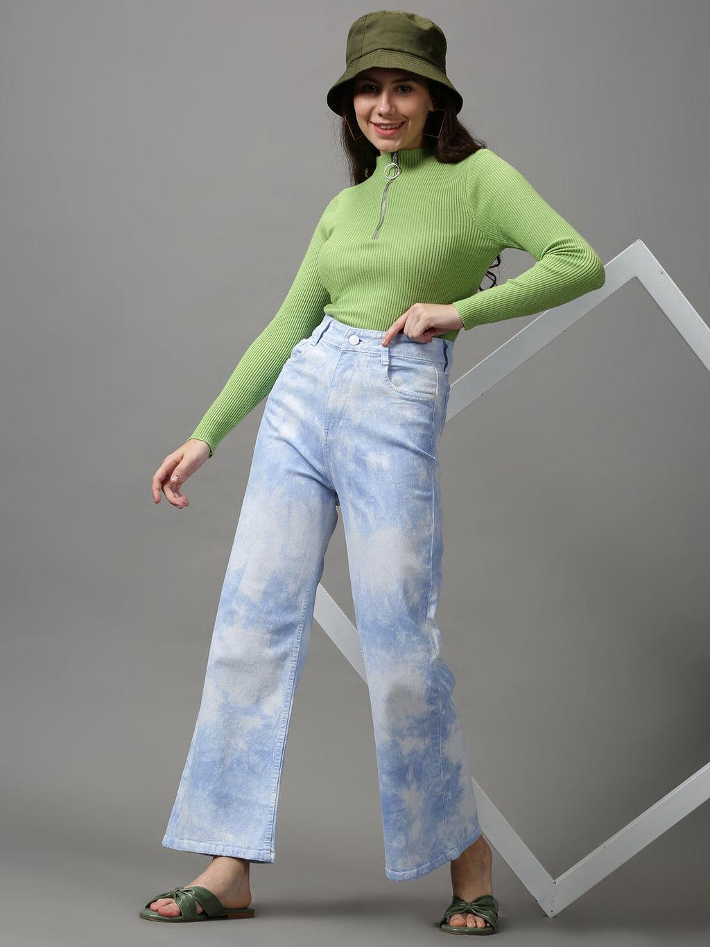 Women's Blue Straight Fit Heavy Fade Stretchable Denim Jeans
