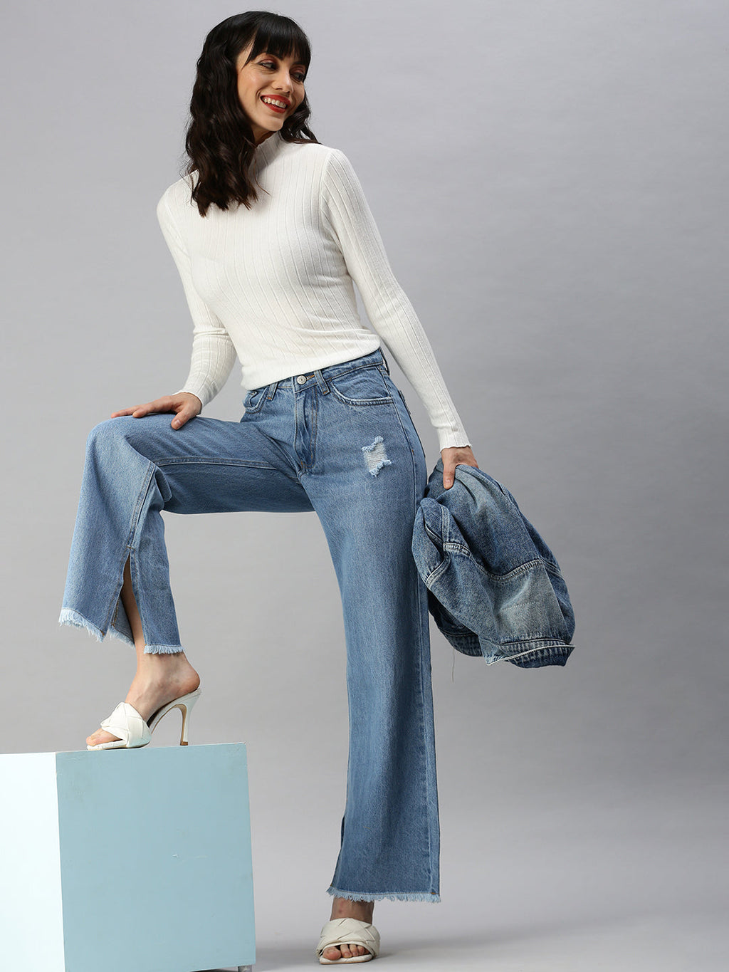 Women's Blue Wide Leg High-Rise Mildly Distressed Heavy Fade Jeans