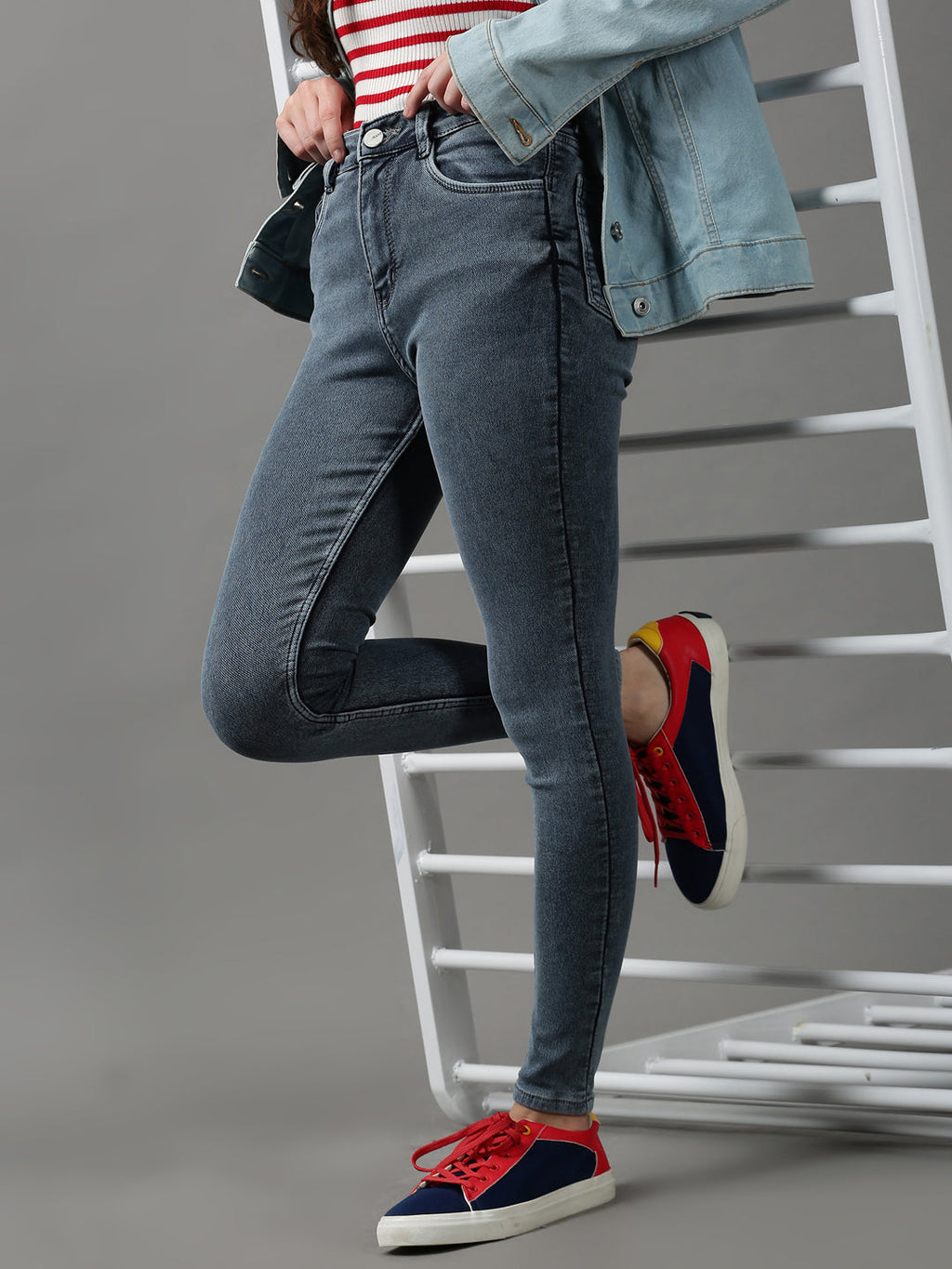 Women's Grey Skinny Fit Stretchable Denim Jeans