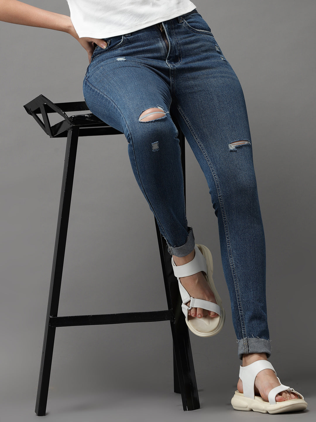 Women's Blue Jean Skinny Fit High-Rise Slash Knee Light Fade Stretchable Jeans
