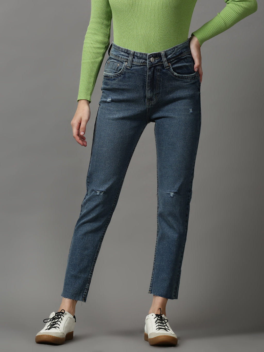 Women's Blue Slim Fit Mildly Distressed Light Fade Stretchable Denim Jeans