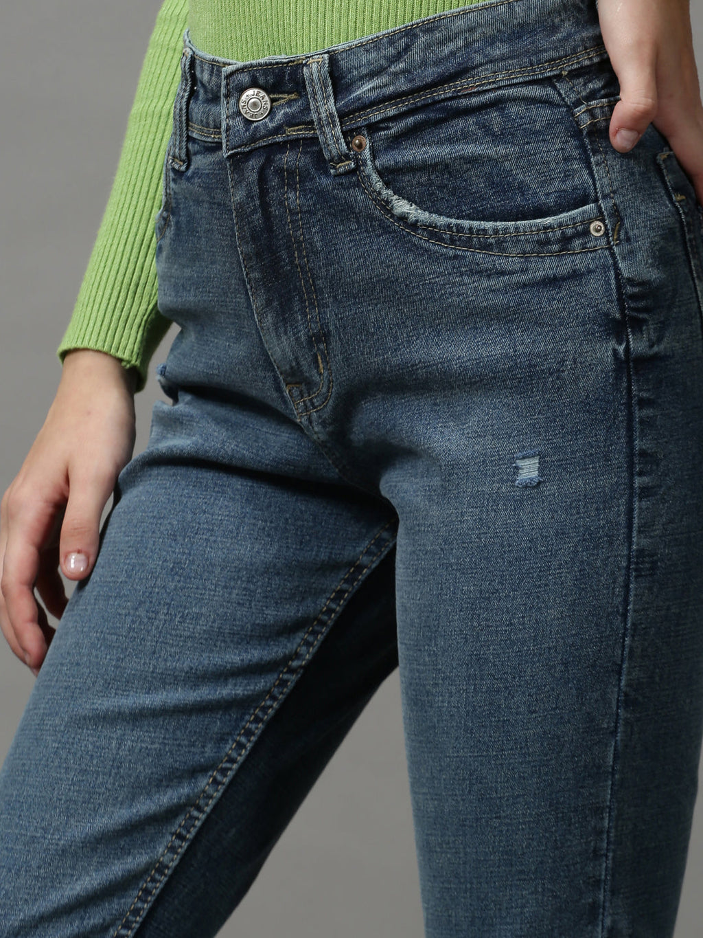 Women's Blue Slim Fit Mildly Distressed Light Fade Stretchable Denim Jeans