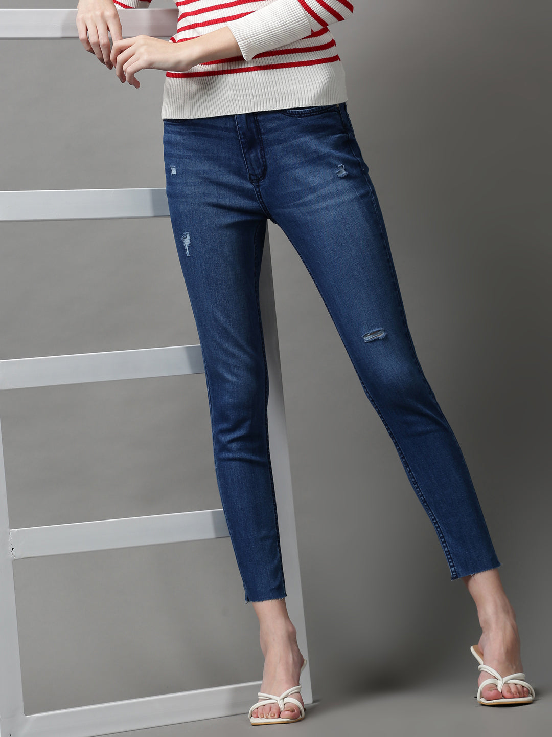 Women's Blue Skinny Fit Mildly Distressed Light Fade Stretchable Denim Jeans