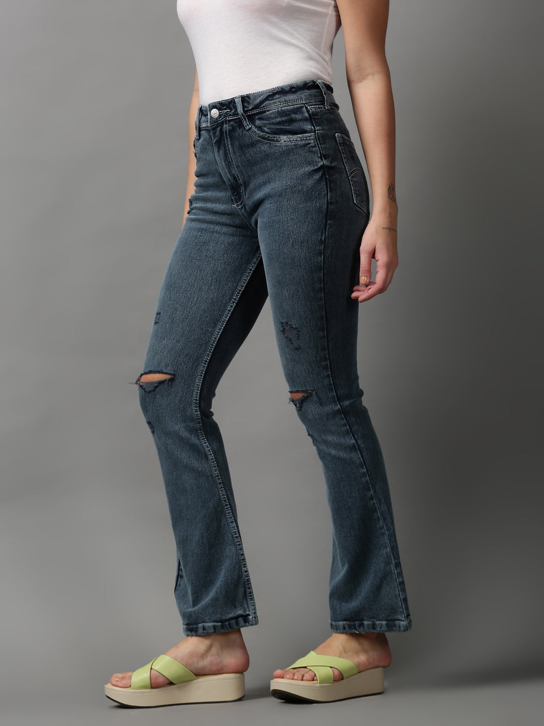 Women's Grey Bootcut Mildly Distressed Light Fade Stretchable Denim Jeans