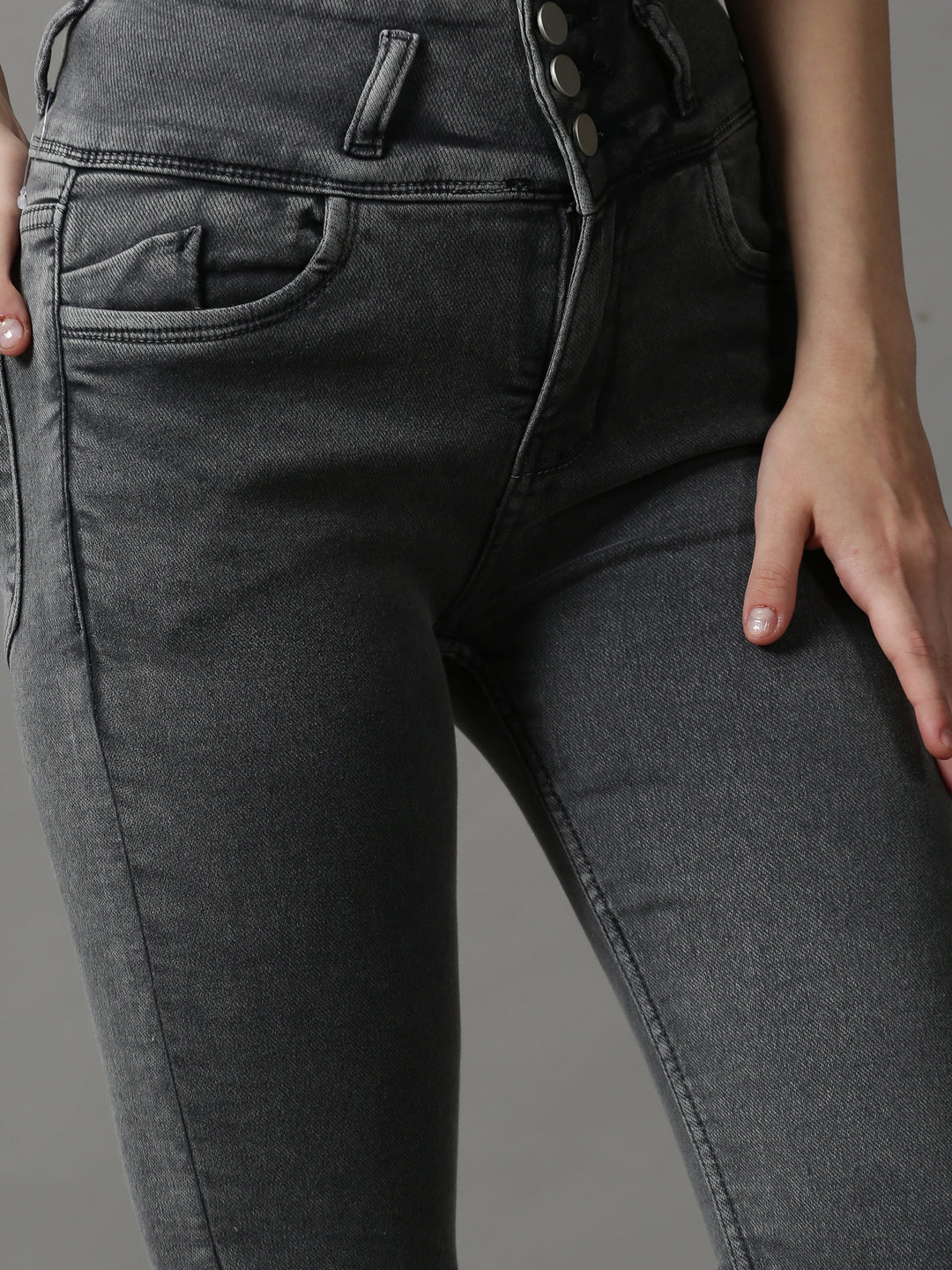 Women's Grey Skinny Fit High-Rise Slash Knee Stretchable Denim Jeans