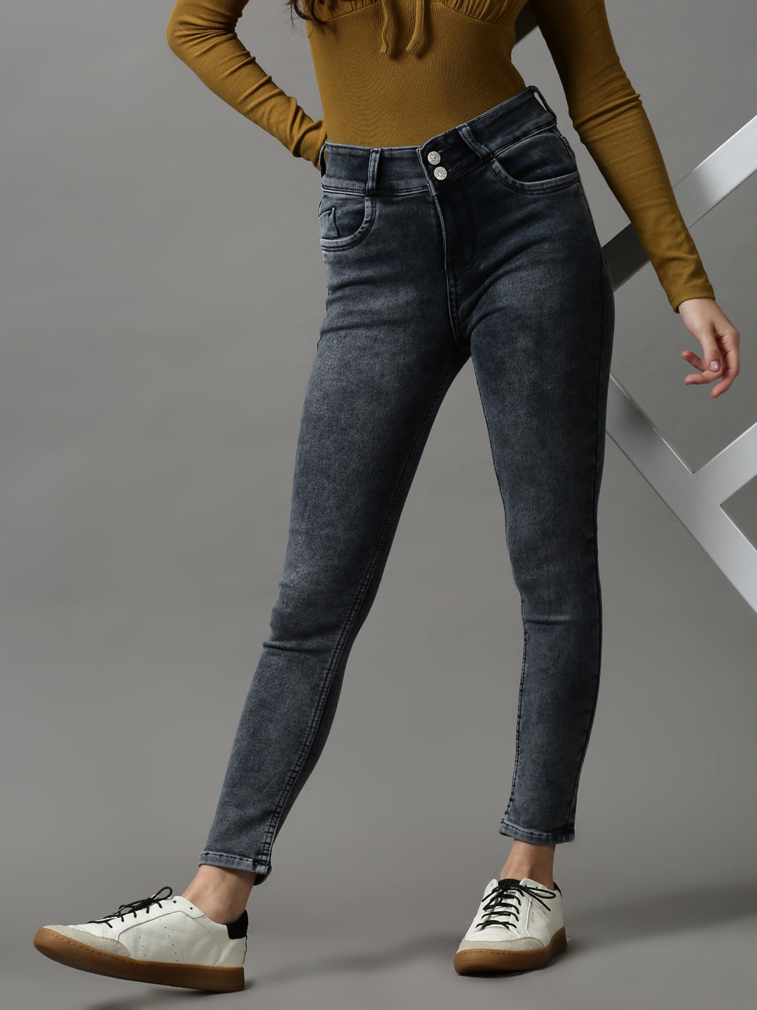 Women's Grey Skinny Fit Light Fade Stretchable Denim Jeans