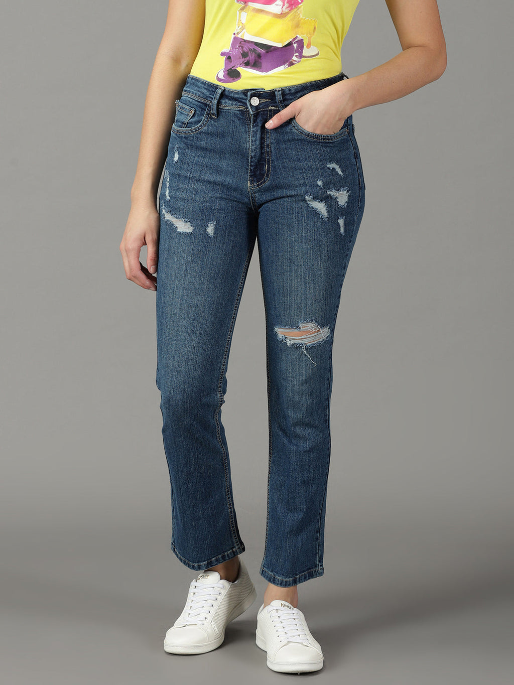 Women's Navy Blue Relaxed Fit High-Rise Mildly Distressed Light Fade Stretchable Cotton Jeans