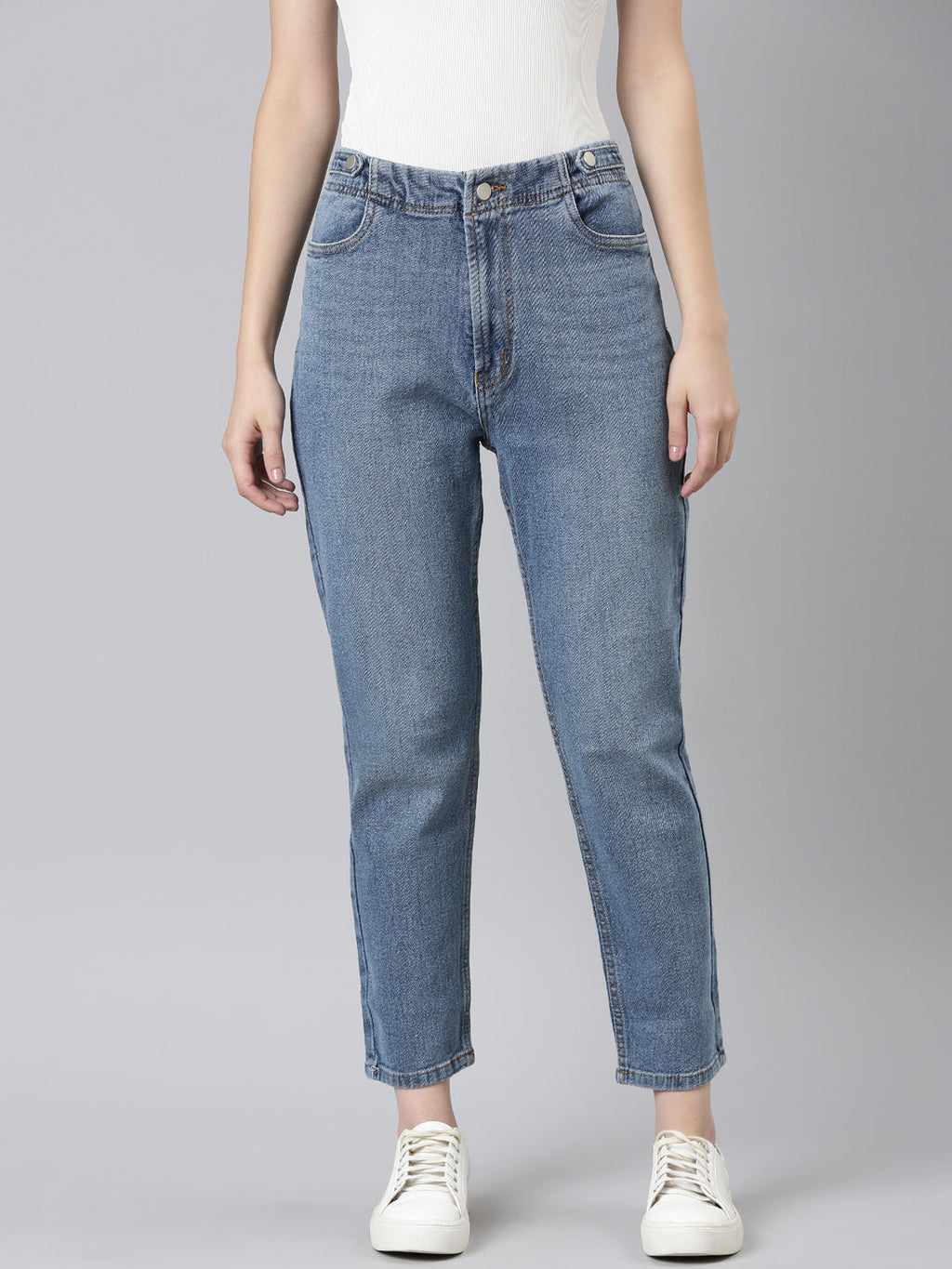 Women's Blue Light Fade Mom Fit High-Raise Denim Jeans