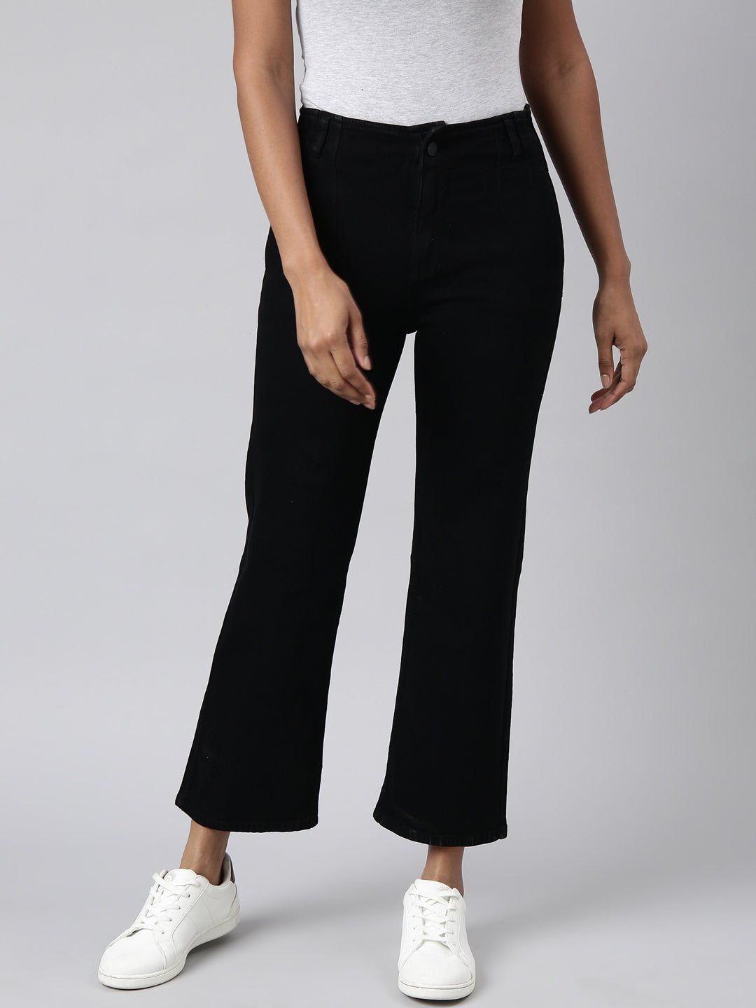 Women's Black Straight Fit Stretchable Jeans