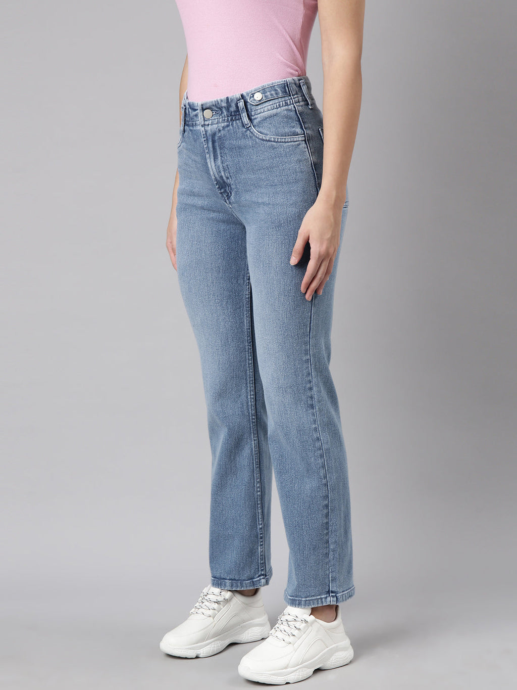 Women's Blue Straight Fit Light Fade Stretchable Jeans