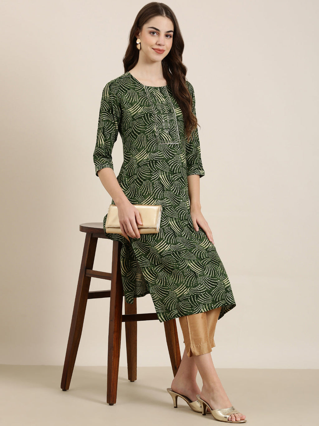 Women's Green Ethnic Motif Printed Thread Work Straight Kurta