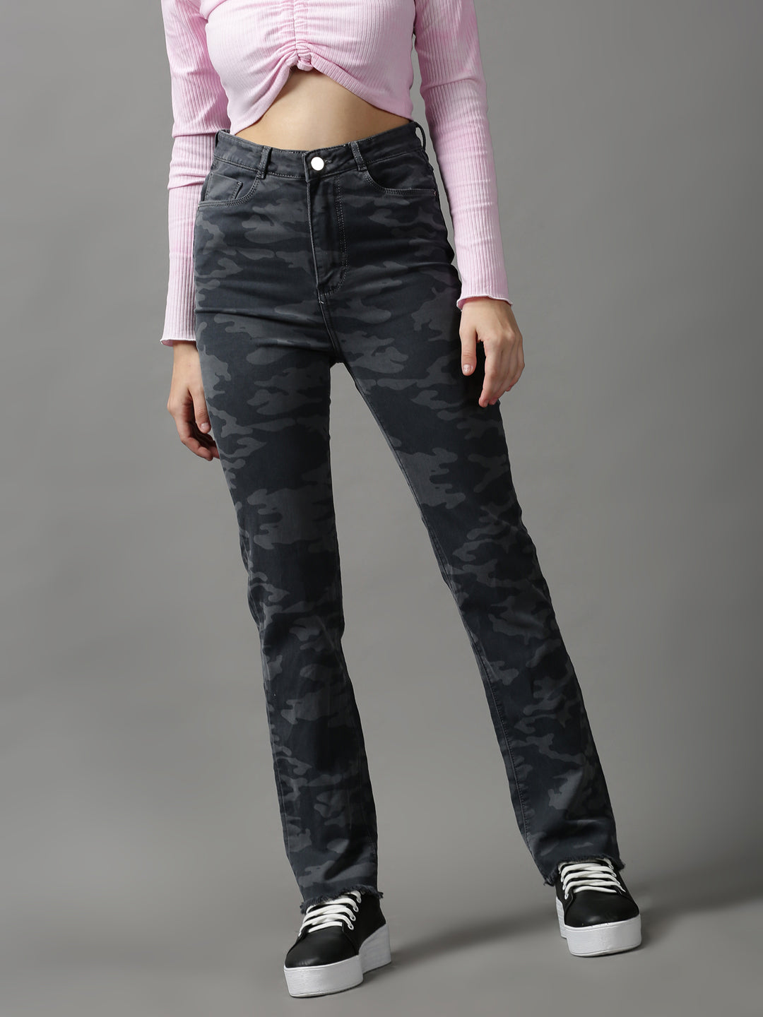 Women's Grey Light Fade Solid Fit Denim Jeans